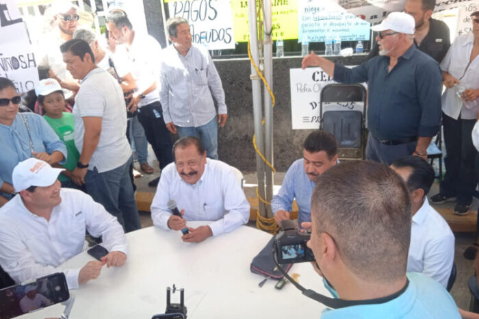 Advierte Arnulfo que paro magisterial continuará indefinidamente: ‘La lucha sigue compañeros’