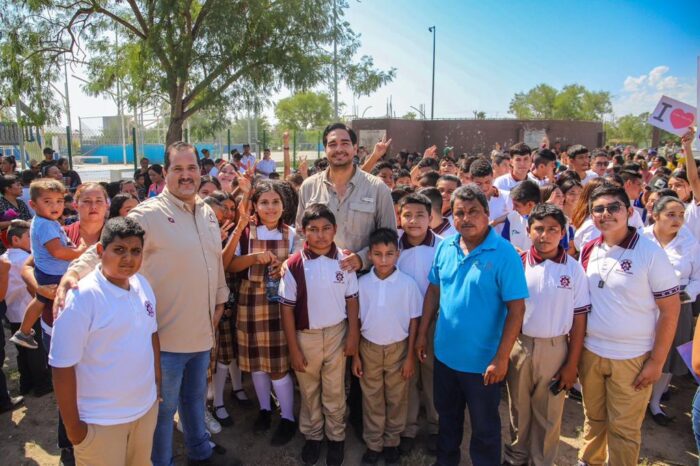 Recibieron estudiantes del área rural, tarjetas de Becas Contamos Contigo 2023