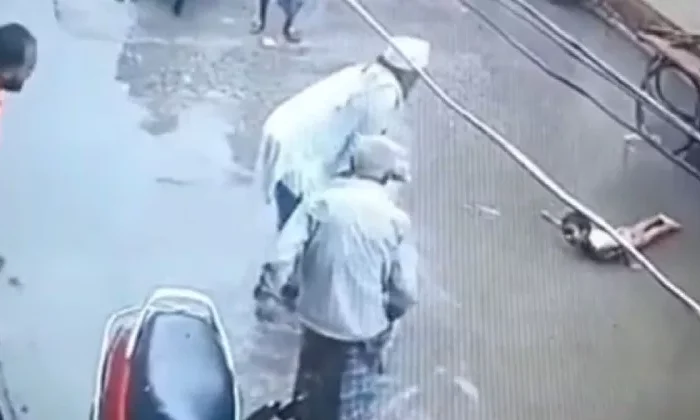 Un abuelito salva a niña de morir electrocutada en plena vía pública