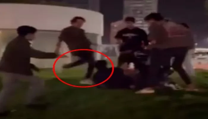 Dan de alta a joven que fue brutalmente golpeado