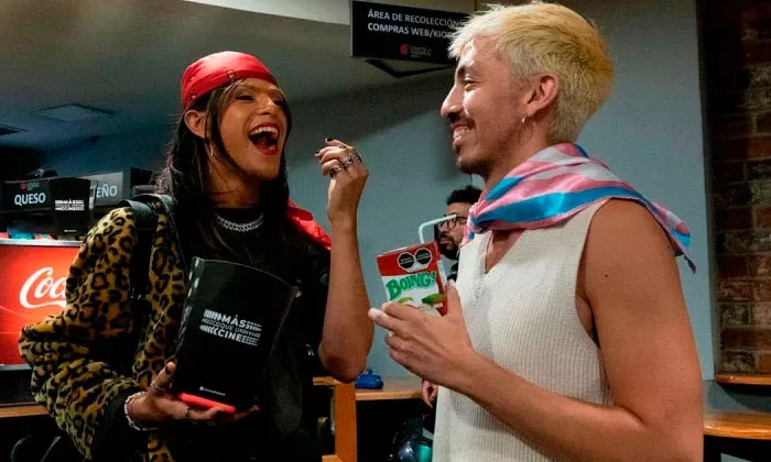 Colectivo Trans ‘toma’ la dulcería de la Cineteca Nacional en protesta