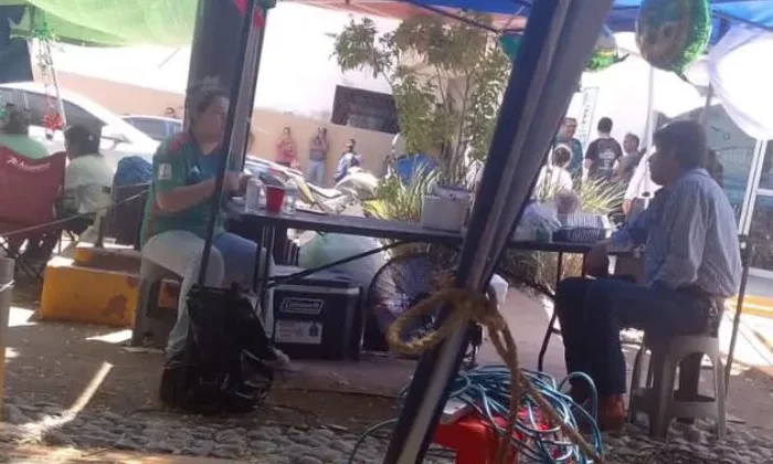 Sigue paro de profes