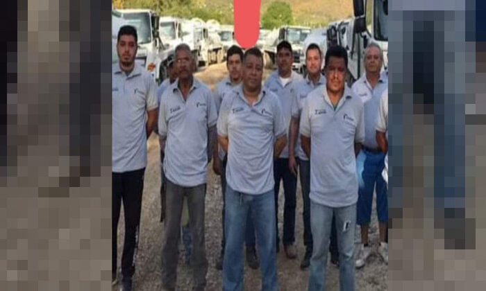 Conductor de pipa conmueve al regalar almuerzo a limpiaparabrisas