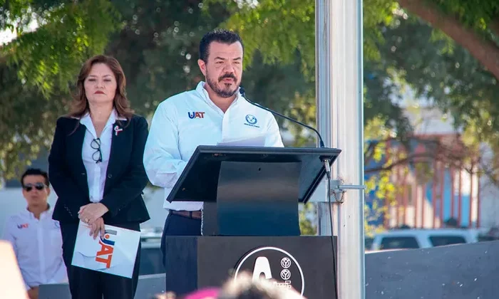 La educación engrandecerá a la Nación: Rector