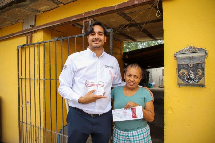 Recorrió Carlos Peña Ortiz colonia Alianza Social para apoyar a familias