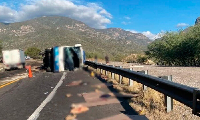 Accidente de autobús en Oaxaca deja al menos 18 migrantes muertos