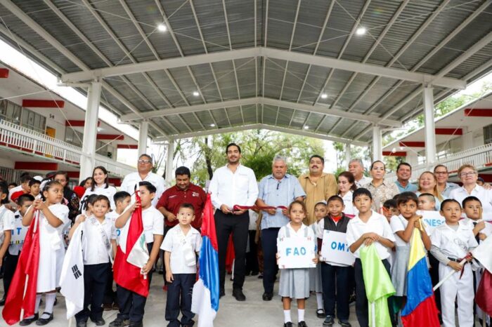 Entregó Alcalde Carlos Peña Ortiz techumbre a escuela Leonardo G. de la Cruz