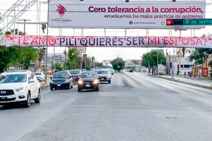 Sin miedo al éxito: Le piden matrimonio desde puente en Nuevo Laredo