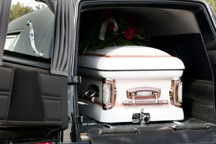 Hombres roban carroza fúnebre con todo y cadáver en Hidalgo