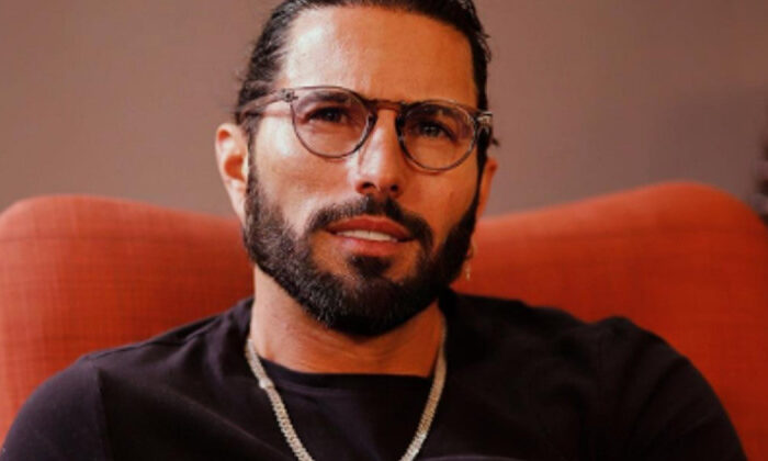 Mamá de Poncho De Nigris hace fuertes revelaciones de su hijo en transmisión en vivo