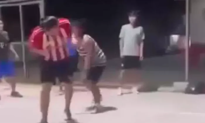 Pelea tras partido de fútbol termina con un joven muerto y un detenido
