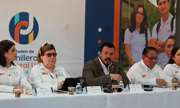 Presentan nuevo modelo de prepa