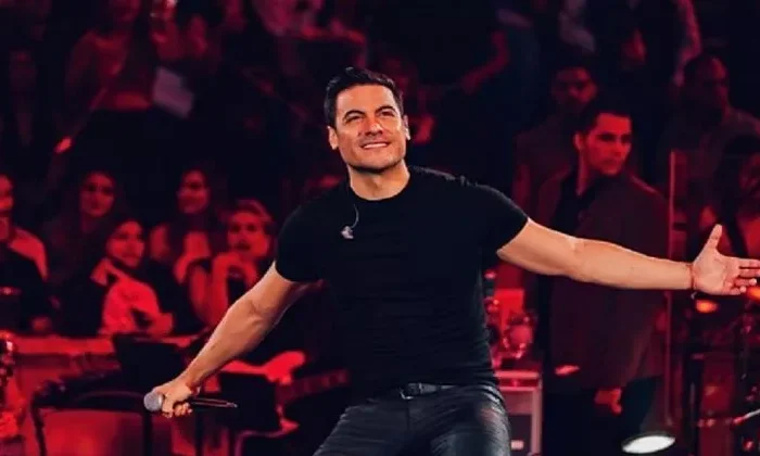 Así reaccionó Carlos Rivera al ver a una niña llorar al contar sus ahorros para ir a su concierto