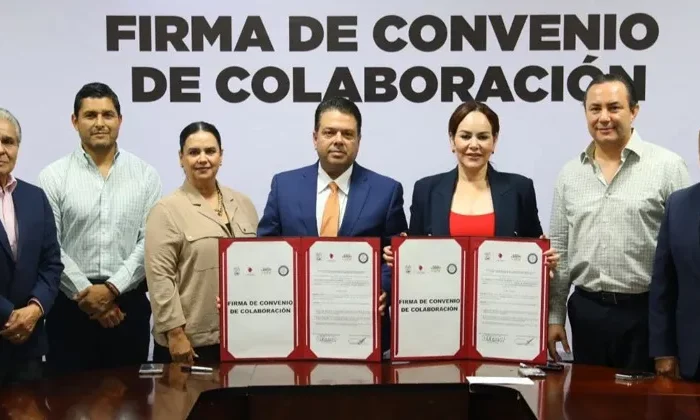 Firma alcaldía y notarios convenio de colaboración en Nuevo Laredo