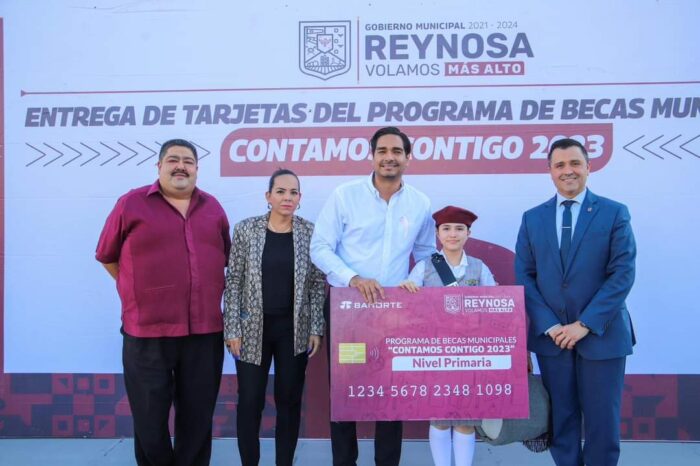 El Alcalde Carlos Peña Ortiz entregó Becas a estudiantes de Bandas de Guerra de Reynosa