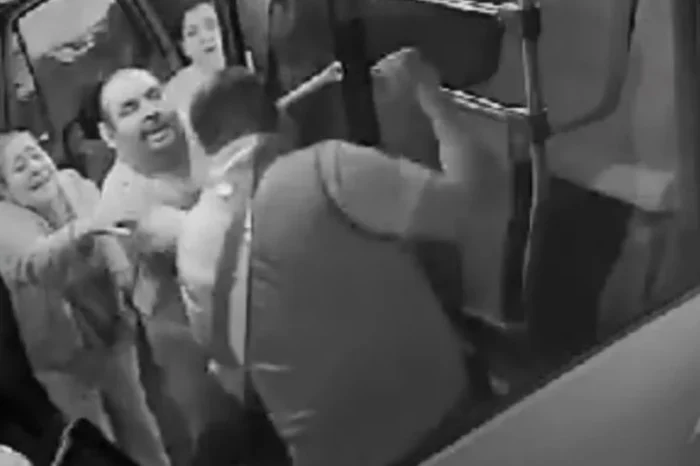 Hombres propinan golpiza a conductora de transporte público de Querétaro