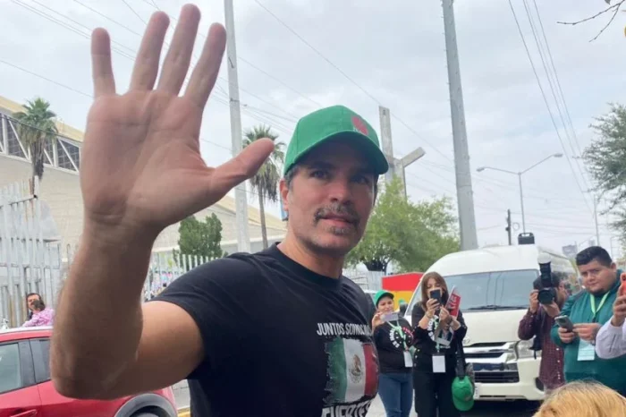 Eduardo Verástegui acusa al INE de impedir el registro de firmas para su precandidatura