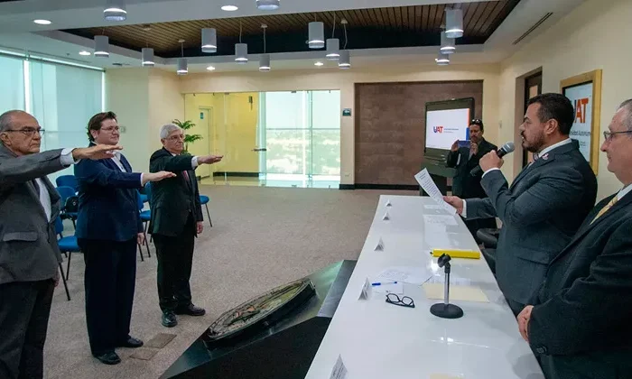 Rinde protesta Consejo ciudadano de radio UAT