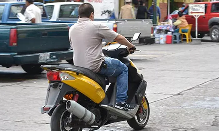 Quitarán las motos por no usar cascos