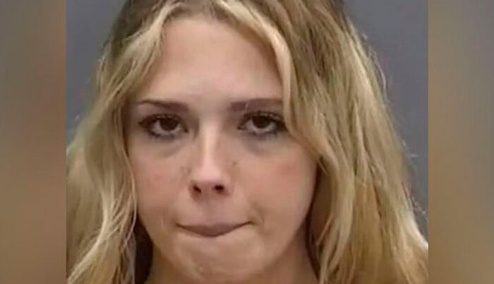 Detienen a mujer que fingía tener 14 años para hostigar estudiantes