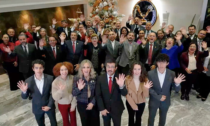 Comparte el Rector mensaje de navidad