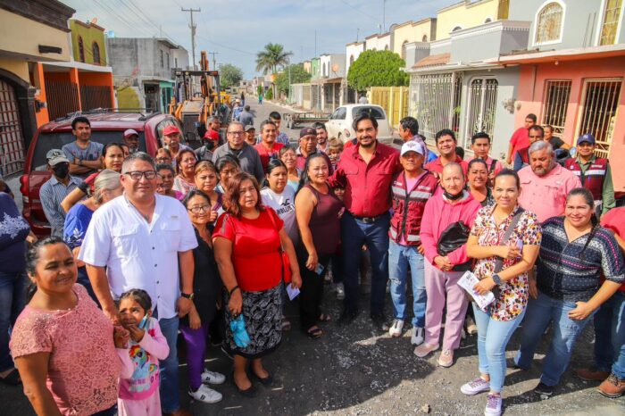 Supervisó Alcalde Carlos Peña Ortiz pavimentación de 5.5 MDP en colonia Oasis de Reynosa