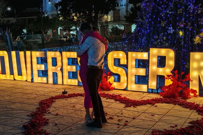 Mujer se vuelve viral al pedirle matrimonio a su novio