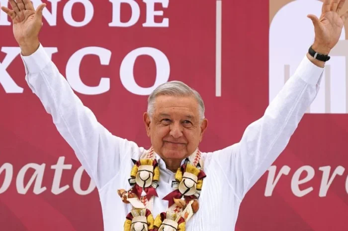Tras enfrentamiento entre civiles y narcos, AMLO llama a combatir la extorsión 'entre todos'