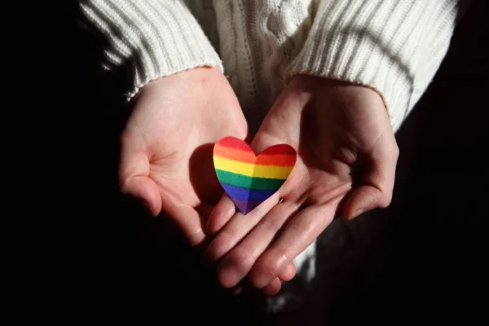 Vaticano acepta bendecir a parejas del mismo sexo sin que estén en matrimonio