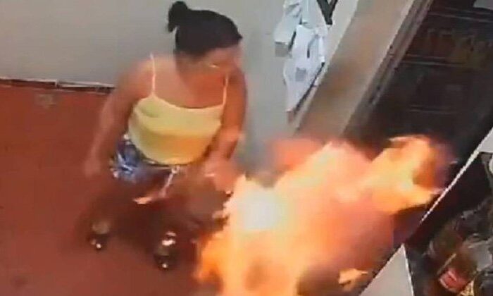 Por celos mujer le prende fuego a su pareja
