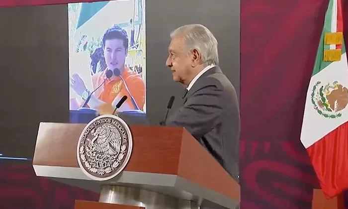 AMLO defiende a Samuel García tras caos en gobierno de Nuevo León; arremete contra opositores