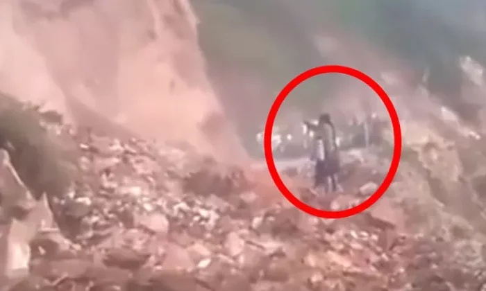 ‘Bruja’ intenta detener deslave; termina aplastada y sin vida