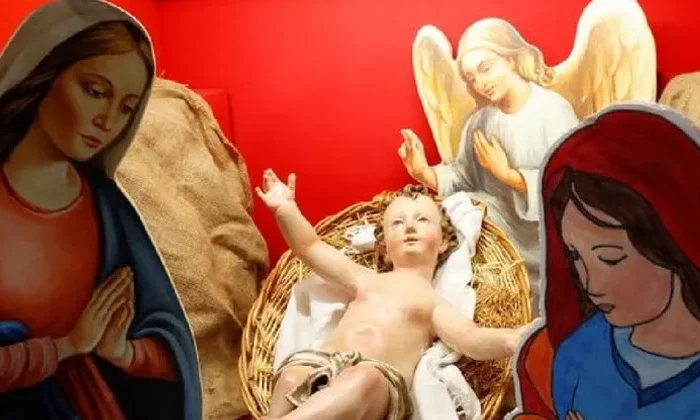 Nacimiento con dos madres de Niño Jesús indigna a Italia