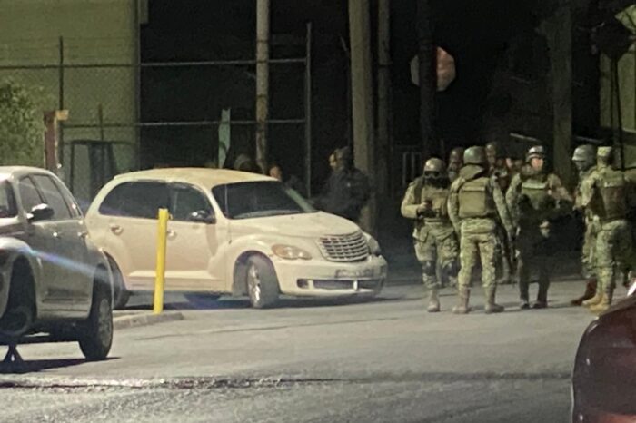 Militares provocan colisión, cierran calles e intimidan a conductores