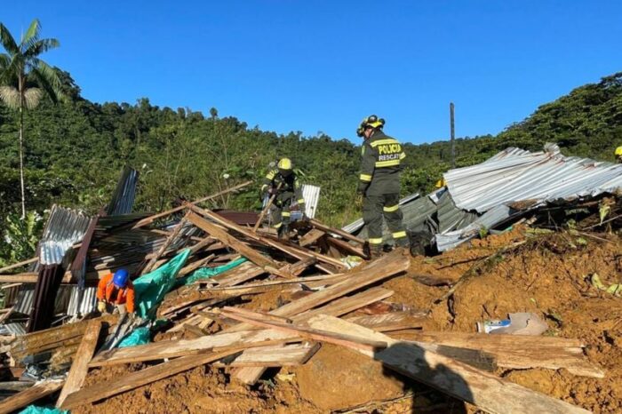 Colombia declara desastre natural por derrumbes que dejaron 33 muertos y 10 desaparecidos