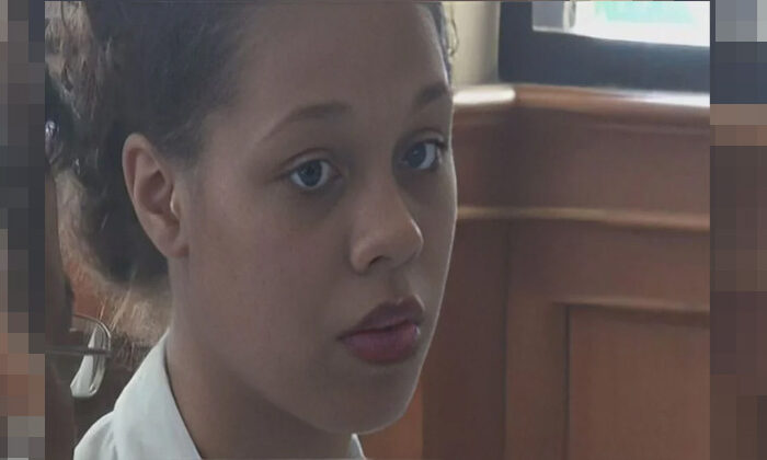 Mujer es condenada a 26 años de cárcel por ayudar a matar a su mamá para quedarse con su dinero