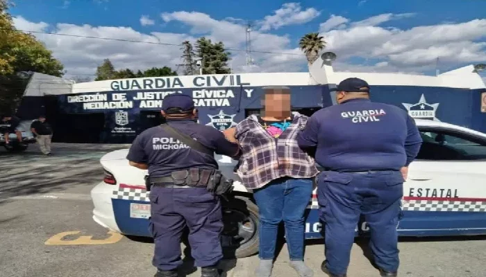 Sujeto caminaba por calles de Michoacán con la cabeza de su hermana