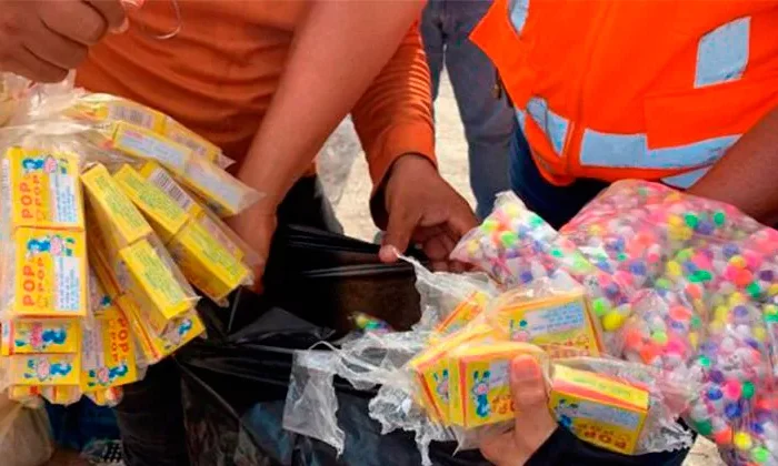 Decomisan 160 kilos de cohetes
