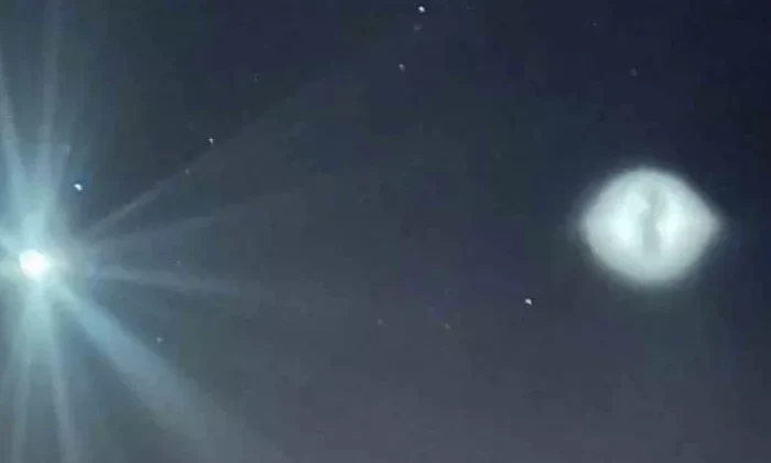 Captan objeto brillante moviéndose rápidamente en el cielo de Beijing