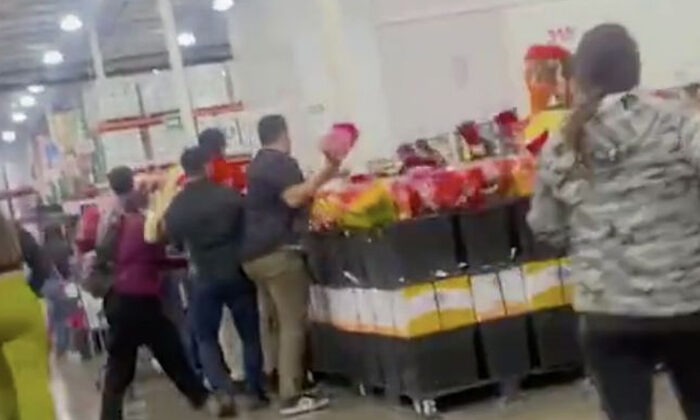 Revendedores ‘atacan’ Costco: Acaparan flores para el 14 de febrero