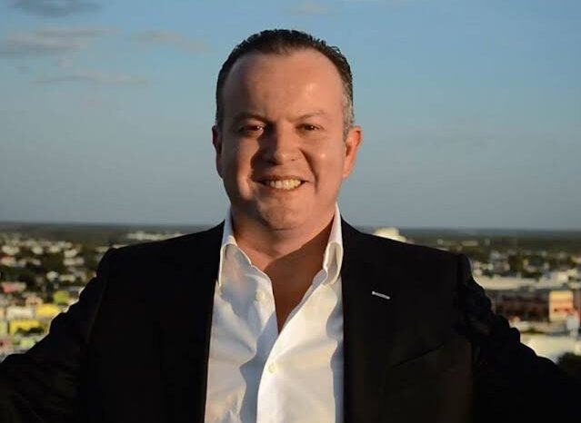 VA CARLOS CANTUROSAS POR DIPUTACIÓN FEDERAL