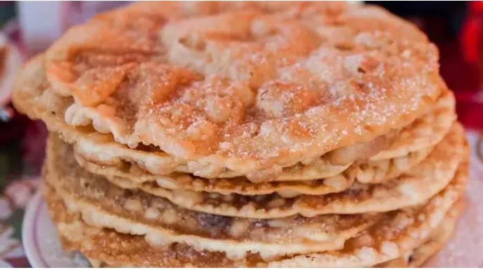 Abuelita preparaba buñuelos y confundió la leche con un químico; murió con su familia