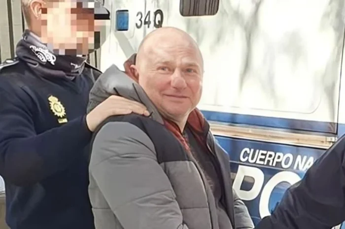 Suma 34 arrestos; acude a restaurantes y finge infartos para no pagar en España