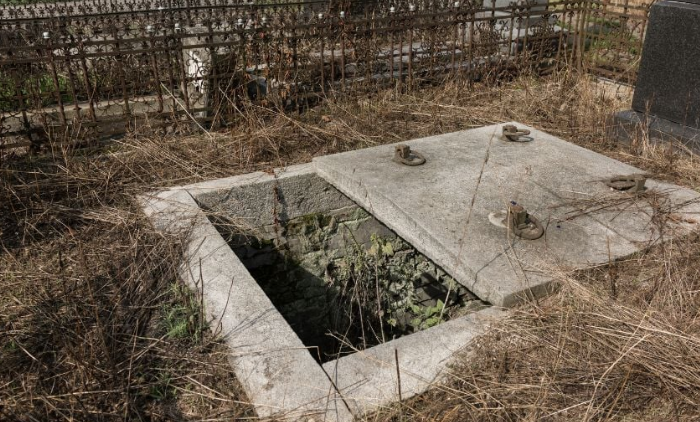 Máma acude al panteón a visitar a su hija; descubre que robaron sus restos en CDMX