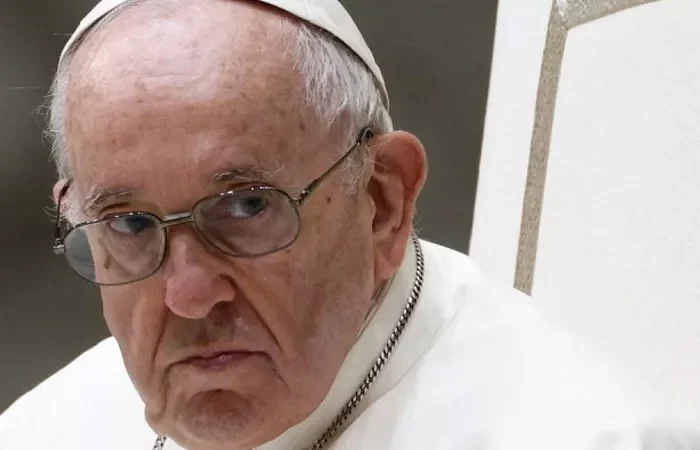 El Papa Francisco fue trasladado a un hospital de Roma; sigue teniendo síntomas de gripe