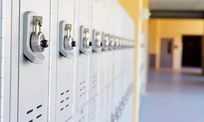 Buscan evitar ingreso de objetos peligrosos a las escuelas con ‘lockers’