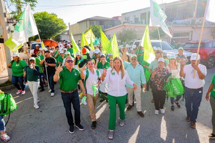 La colonia Infonavit Fundadores de Nuevo Laredo se Pinta de Verde con Maki y Geño