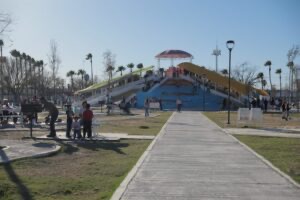 “Esfuerzos Sostenidos: Mantenimiento y Reforestación de Áreas Verdes en la Ciudad”
