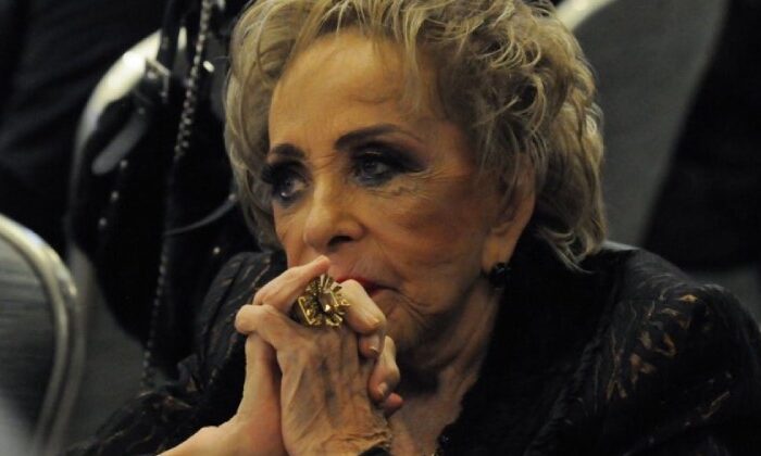 Silvia Pinal sale del hospital tras 11 días internada