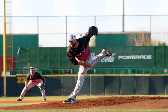 Cumplen Tecos y afición en juego a beneficio del DIF Nuevo Laredo
